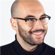 Graduado en Creación y Diseño por la facultad de Bellas Artes de la UPV/EHU, con un Máster y cursando un doctorado